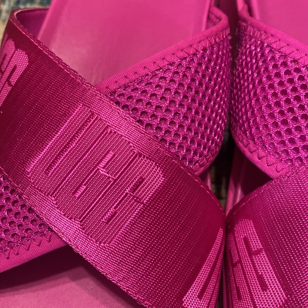 UGG platform slides hot pink size 8 - Picture 4 of 4